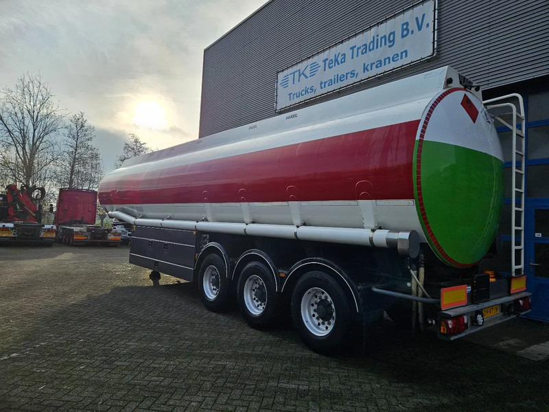 LAG O-3-43 01 47.500 L 5 Compartimenten Digitale meters disc brakes - Semi-remorque citerne: photos 4 LAG O-3-43 01 47.500 L 5 Compartimenten Digitale meters disc brakes - Semi-remorque citerne: photos 4