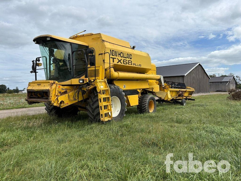 New Holland TX68 Plus - Moissonneuse-batteuse: photos 1 New Holland TX68 Plus - Moissonneuse-batteuse: photos 1