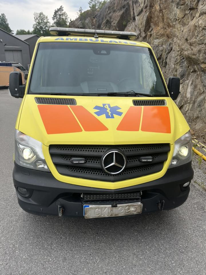 Ambulance MERCEDES-BENZ Sprinter 319 - AMBULANCE - RESERVERAD !!: photos 9 Ambulance MERCEDES-BENZ Sprinter 319 - AMBULANCE - RESERVERAD !!: photos 9