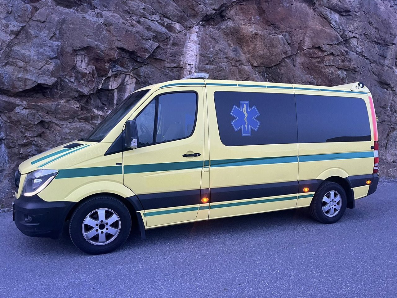 Mercedes-Benz Sprinter 316 - 2 stretcher AMBULANCE - RESERERAD !! - Ambulance: photos 5 Mercedes-Benz Sprinter 316 - 2 stretcher AMBULANCE - RESERERAD !! - Ambulance: photos 5