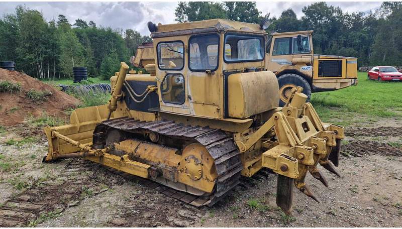 Caterpillar D4D - Bulldozer: photos 4 Caterpillar D4D - Bulldozer: photos 4