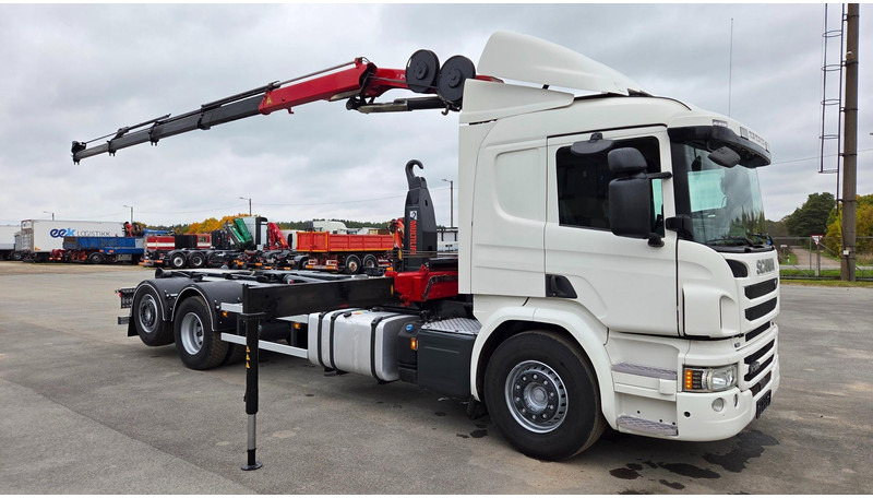 Scania P370 6X2*4 HMF 1730 - Camion ampliroll, Camion grue: photos 2 Scania P370 6X2*4 HMF 1730 - Camion ampliroll, Camion grue: photos 2