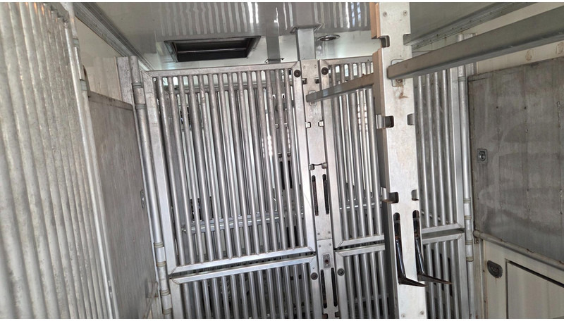 Camion bétaillère Scania R420 6X2: photos 8 Camion bétaillère Scania R420 6X2: photos 8