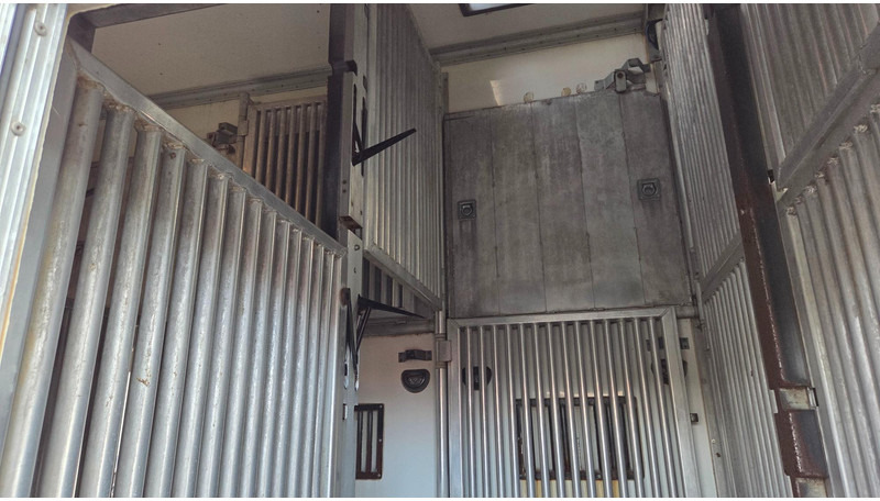 Camion bétaillère Scania R420 6X2: photos 16 Camion bétaillère Scania R420 6X2: photos 16