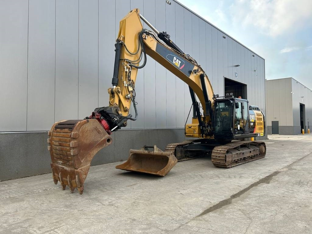 CAT 330F L (Roto|GPS|2 buckets) - Pelle sur chenille: photos 2 CAT 330F L (Roto|GPS|2 buckets) - Pelle sur chenille: photos 2