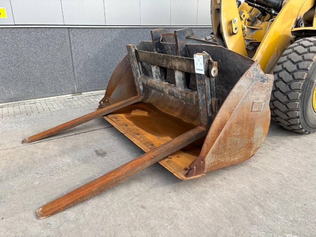 CAT 938 M (Under Preparation / Bucket + Forks)  - Chargeuse sur pneus: photos 2 CAT 938 M (Under Preparation / Bucket + Forks)  - Chargeuse sur pneus: photos 2