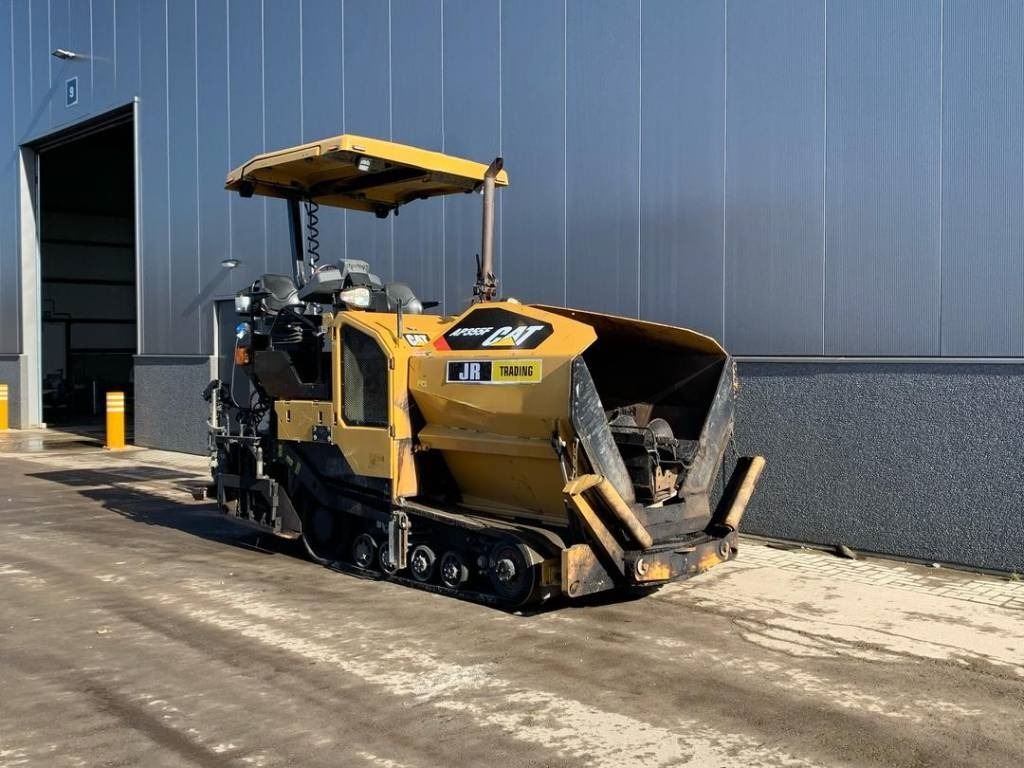 CAT AP355F - Finisseur: photos 4 CAT AP355F - Finisseur: photos 4