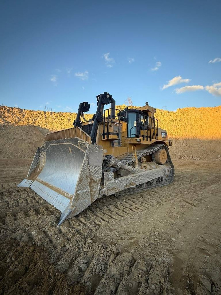 CAT D 10 T 2 (Coming soon) - Bulldozer: photos 1 CAT D 10 T 2 (Coming soon) - Bulldozer: photos 1
