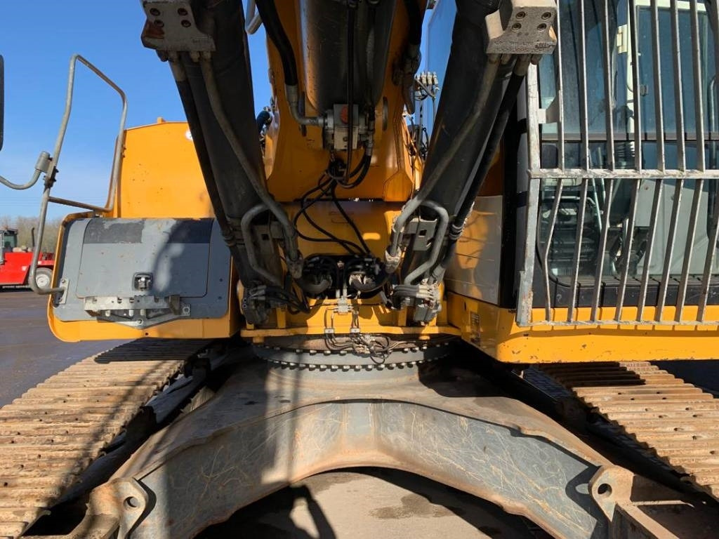 Pelle sur chenille Liebherr R 946 LC: photos 19