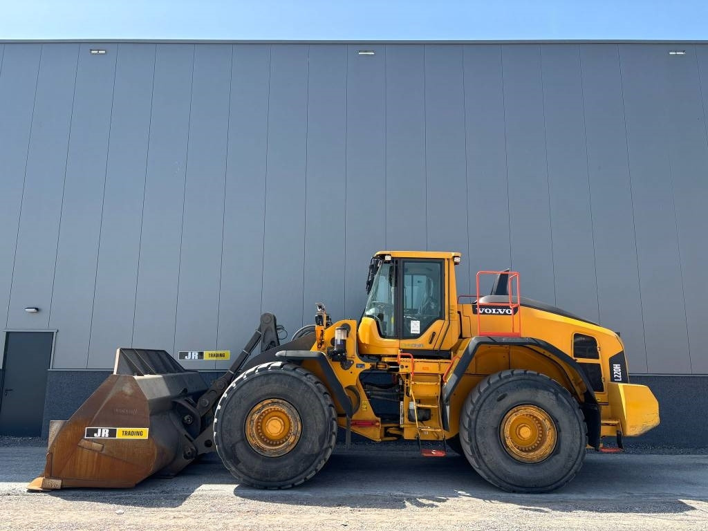 Volvo L 220 H (CDC+ Co pilot) - Chargeuse sur pneus: photos 1 Volvo L 220 H (CDC+ Co pilot) - Chargeuse sur pneus: photos 1