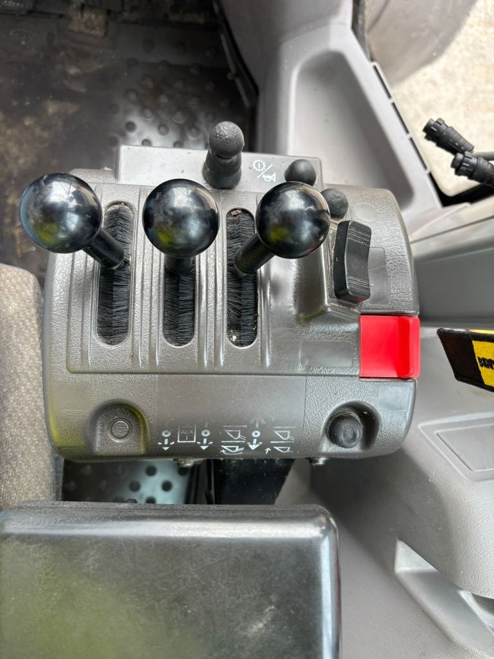 Chargeuse sur pneus Volvo L 90 H (High tip + New tires): photos 10