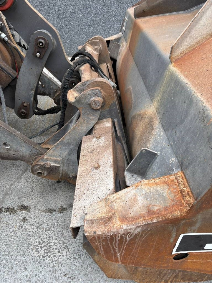 Chargeuse sur pneus Volvo L 90 H (High tip + New tires): photos 13