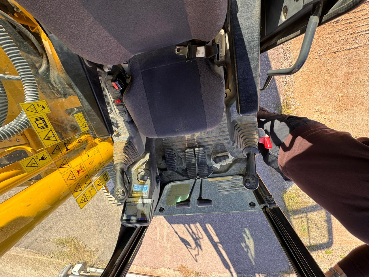 KOMATSU PC210 NLC-11 - Pelle: photos 5 KOMATSU PC210 NLC-11 - Pelle: photos 5