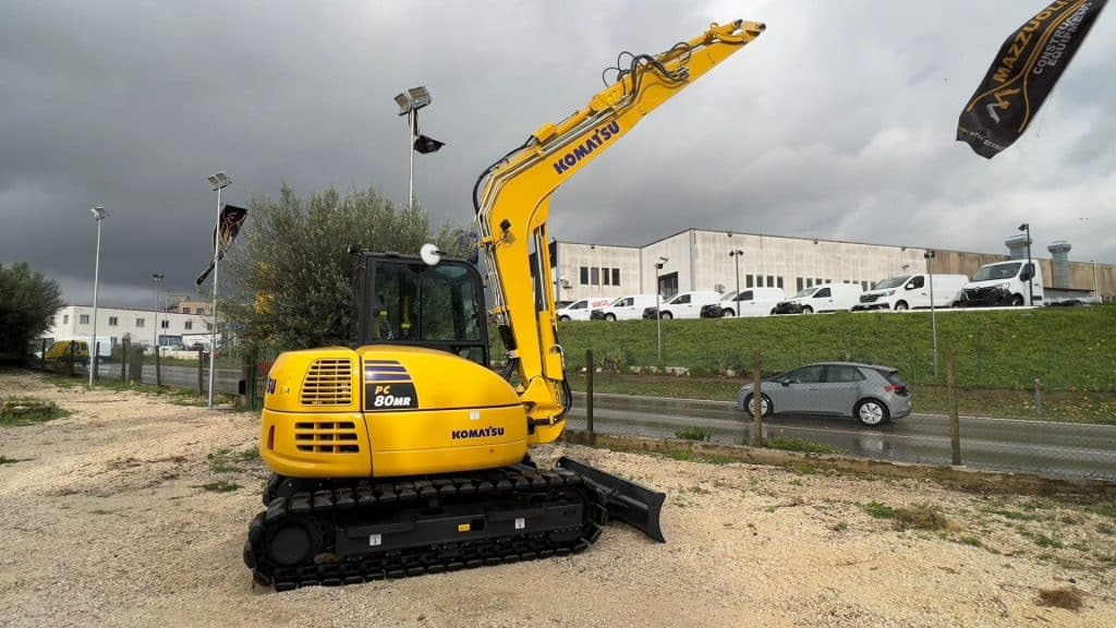 Komatsu PC80 MR-5 - Mini pelle: photos 4 Komatsu PC80 MR-5 - Mini pelle: photos 4