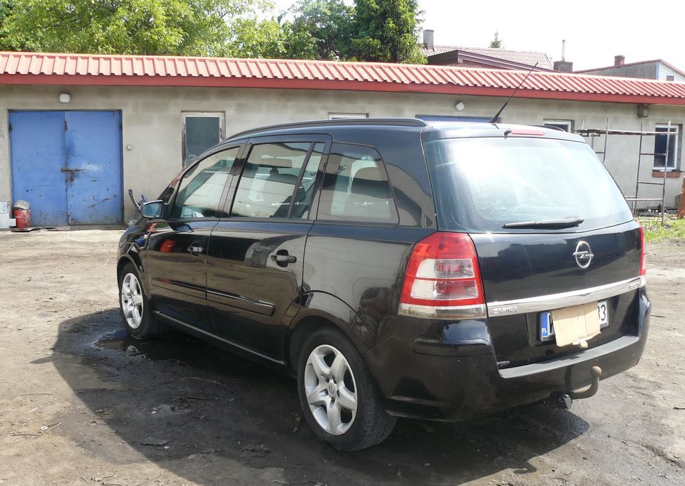 Opel Zafira 1.9 CDTI Cosmo - SUV: photos 3 Opel Zafira 1.9 CDTI Cosmo - SUV: photos 3