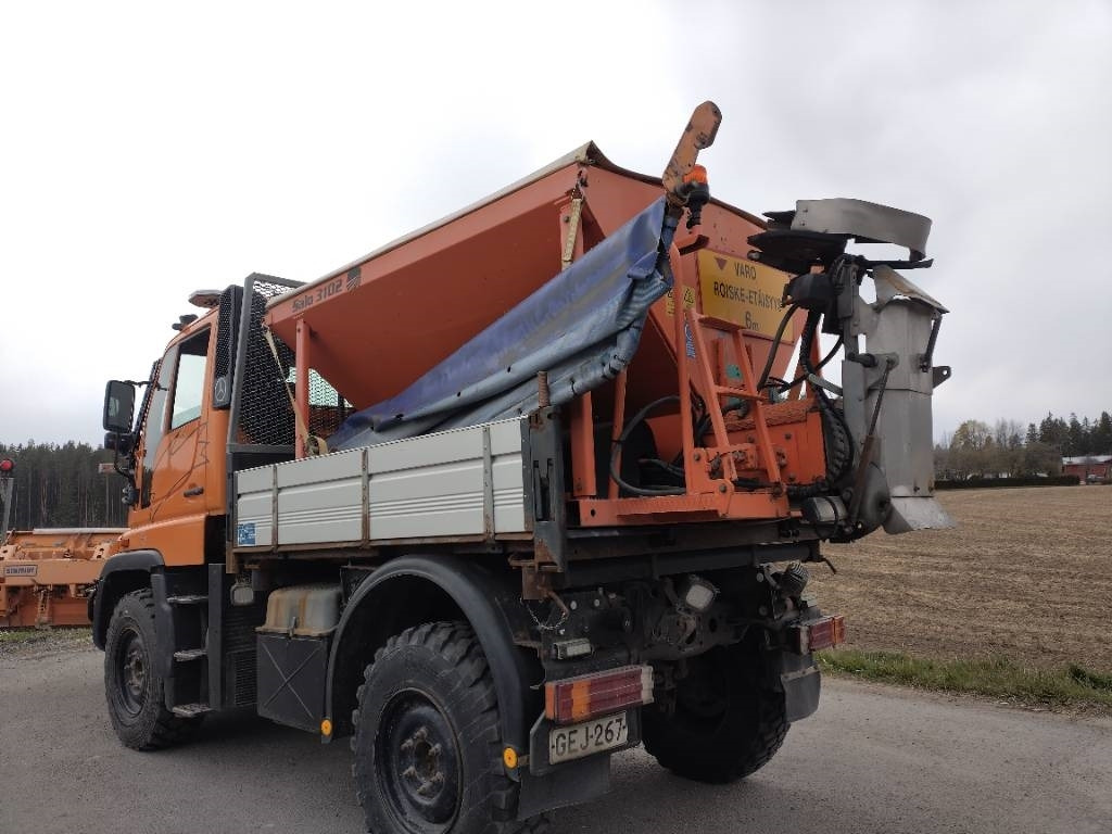 Mercedes-Benz Unimog ,hiekoitin,aura,kippilava - Engin de déneigement: photos 4 Mercedes-Benz Unimog ,hiekoitin,aura,kippilava - Engin de déneigement: photos 4