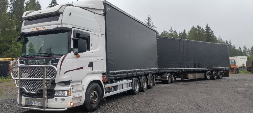 Scania R580 8x4 kapellilava+Dolly+kärry 76tn juna - Camion à rideaux coulissants: photos 1 Scania R580 8x4 kapellilava+Dolly+kärry 76tn juna - Camion à rideaux coulissants: photos 1