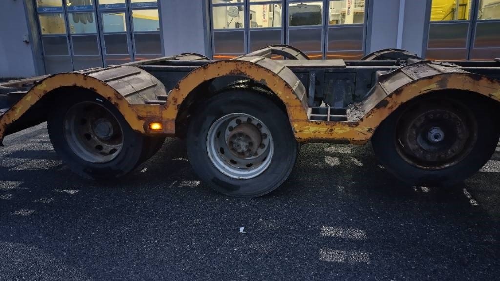 Volvo F16 8x2 metsäkone ritilä, rautajouset,hydr.perä - Camion grumier: photos 3 Volvo F16 8x2 metsäkone ritilä, rautajouset,hydr.perä - Camion grumier: photos 3