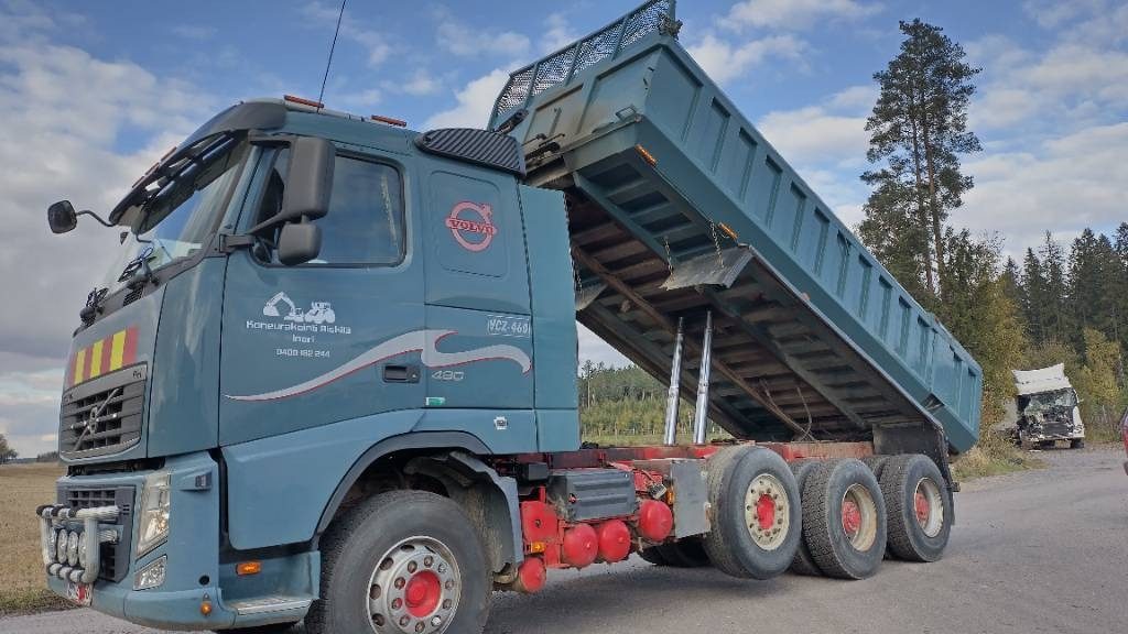 Volvo FH13 8x4 autom.kasettilava - Camion benne: photos 3 Volvo FH13 8x4 autom.kasettilava - Camion benne: photos 3