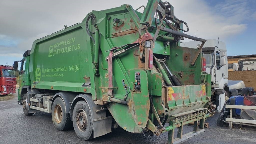 Volvo FM330 6x2 Norba pakkaaja,molokki nostin, manuaali - Benne à ordures ménagères: photos 5 Volvo FM330 6x2 Norba pakkaaja,molokki nostin, manuaali - Benne à ordures ménagères: photos 5