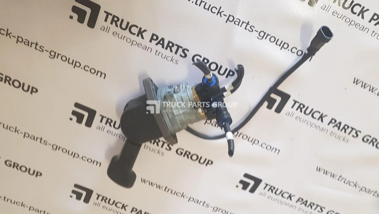 IVECO IVECO STRALIS EURO6 hand brake valve 15194, 7420532931, 7421051046, 20532931, 21051046, 2.62019, 6.15051, 35419, 35271, 06.020.4007.051, 095.291, 095/95, 11660, 1226728, 1362-2919010, 143.220-00A, 2.6 - Pièces de frein pour Camion: photos 1 IVECO IVECO STRALIS EURO6 hand brake valve 15194, 7420532931, 7421051046, 20532931, 21051046, 2.62019, 6.15051, 35419, 35271, 06.020.4007.051, 095.291, 095/95, 11660, 1226728, 1362-2919010, 143.220-00A, 2.6 - Pièces de frein pour Camion: photos 1
