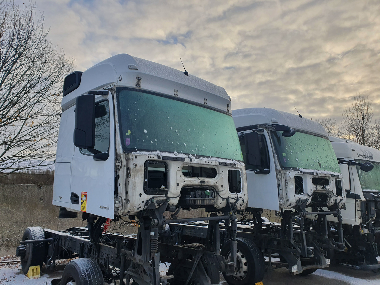 MERCEDES-BENZ Mercedes Benz Actors MP4 EURO6 cab body cabin L-cab BIG SPACE, STREAM SPACE type 0006000101, 0006001005, 9606101017, 9606102505, 9606102705, 9606103355, 9606103455, 9606103725, 9606160966, 9606160866 - Cabine pour Camion: photos 3 MERCEDES-BENZ Mercedes Benz Actors MP4 EURO6 cab body cabin L-cab BIG SPACE, STREAM SPACE type 0006000101, 0006001005, 9606101017, 9606102505, 9606102705, 9606103355, 9606103455, 9606103725, 9606160966, 9606160866 - Cabine pour Camion: photos 3