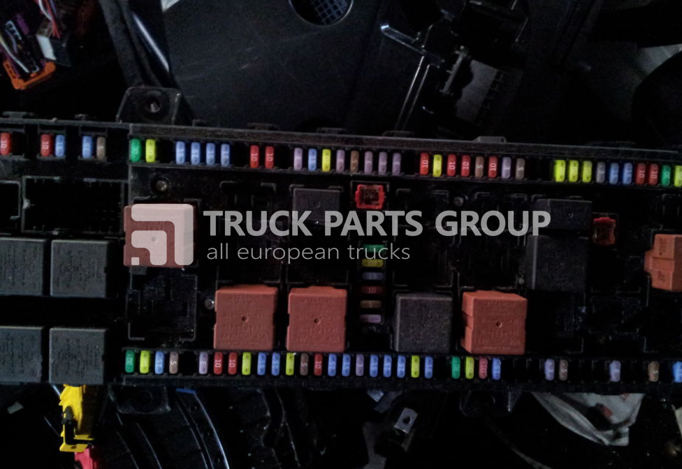 VOLVO FH4 EURO6, control unit, vehicle master control, VMCU, FRC, VMCU - Bloc de gestion pour Camion: photos 1 VOLVO FH4 EURO6, control unit, vehicle master control, VMCU, FRC, VMCU - Bloc de gestion pour Camion: photos 1
