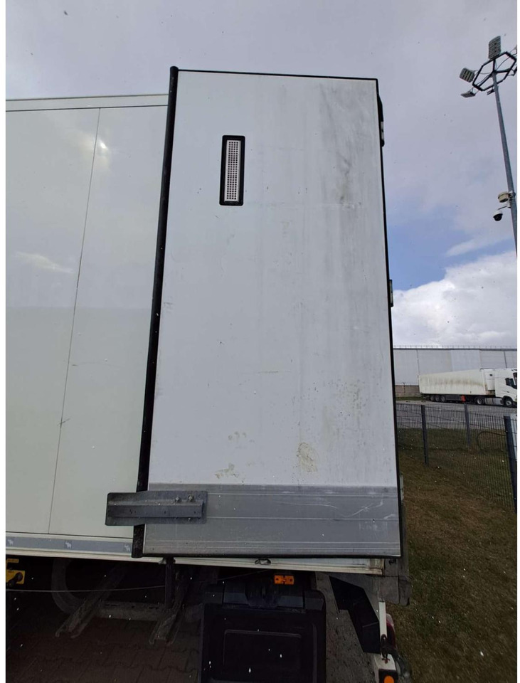 2019/2020 Schmitz Cargobull SKO FP 60 ThermoKing SLXi 300 - Semi-remorque frigorifique: photos 5 2019/2020 Schmitz Cargobull SKO FP 60 ThermoKing SLXi 300 - Semi-remorque frigorifique: photos 5