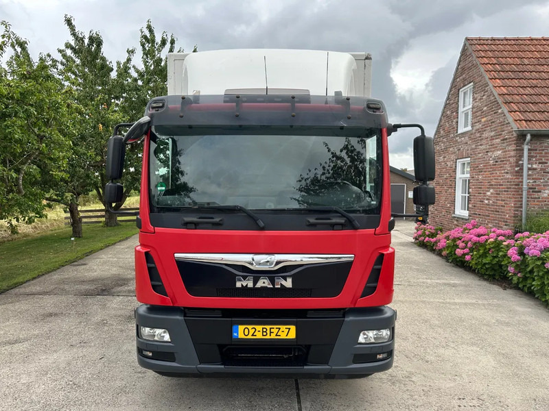 MAN TGM 15.250 / NL TRUCK / EURO 6 / NEW TYRES / NEW TACHO!! / BOX + LOADLIFT 2t - Camion fourgon: photos 2 MAN TGM 15.250 / NL TRUCK / EURO 6 / NEW TYRES / NEW TACHO!! / BOX + LOADLIFT 2t - Camion fourgon: photos 2