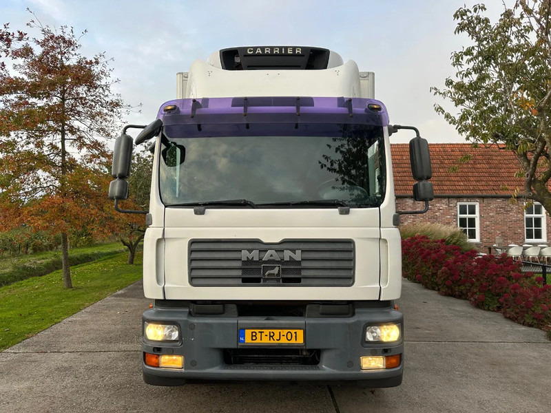 MAN TGM 18.280 / NL TRUCK / EURO 4 / CLIMA / DOORS+LIFT+SIDE DOOR / CARRIER FRIGO (print broken!) - Camion frigorifique: photos 2 MAN TGM 18.280 / NL TRUCK / EURO 4 / CLIMA / DOORS+LIFT+SIDE DOOR / CARRIER FRIGO (print broken!) - Camion frigorifique: photos 2