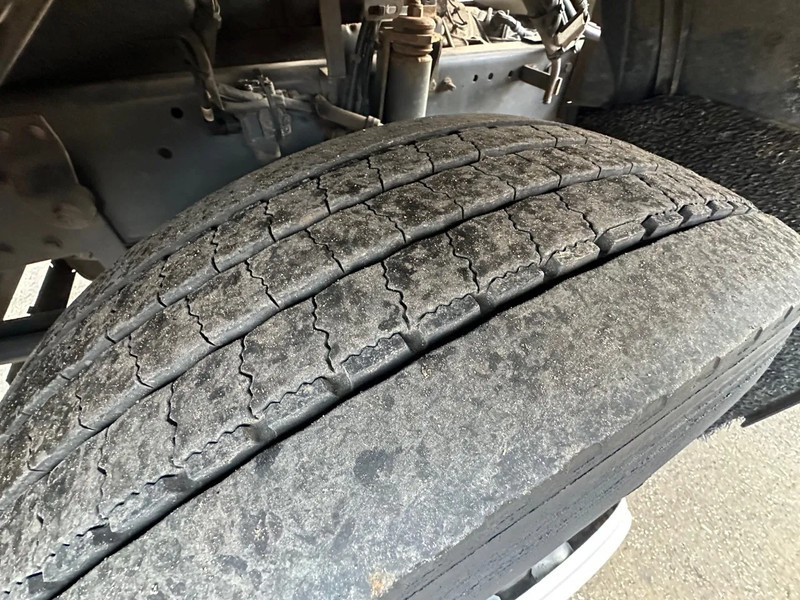 DAF CF 85.360 / EURO5 / NL TRUCK / 4X2 / NEW TACHO / SPACECAB / AIRCO / AUTOMATIC - Tracteur routier: photos 4 DAF CF 85.360 / EURO5 / NL TRUCK / 4X2 / NEW TACHO / SPACECAB / AIRCO / AUTOMATIC - Tracteur routier: photos 4