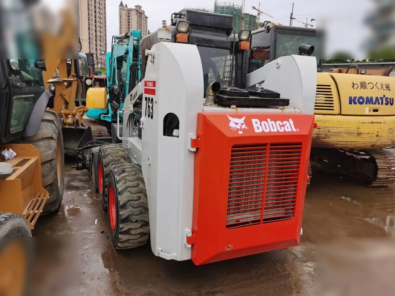 BOBCAT 763 - Mini chargeuse: photos 1 BOBCAT 763 - Mini chargeuse: photos 1