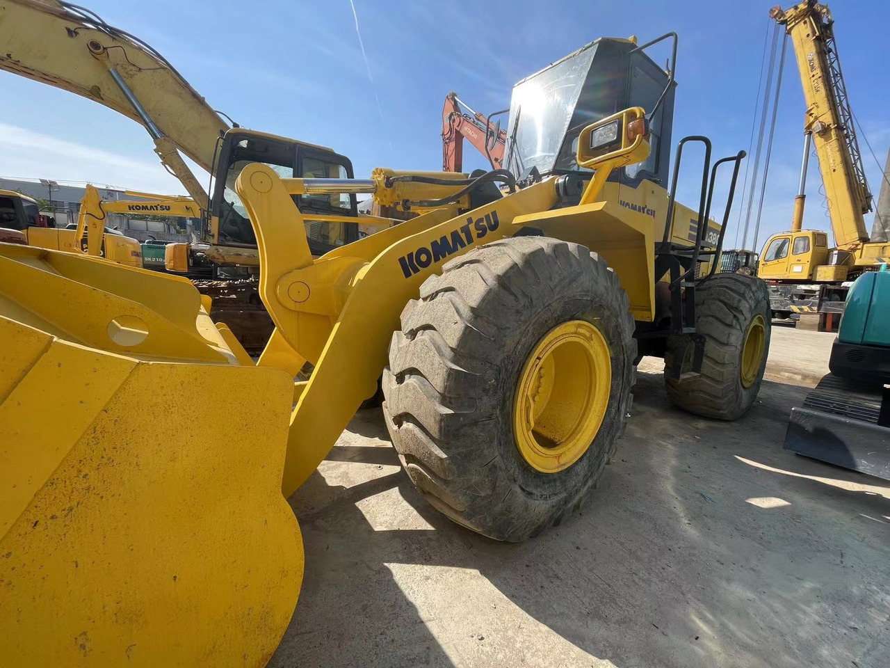 KOMATSU WA380-3 - Chargeuse sur pneus: photos 3 KOMATSU WA380-3 - Chargeuse sur pneus: photos 3