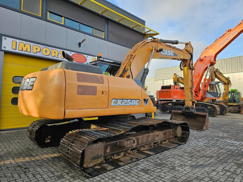 Case CX250C - Pelle sur chenille: photos 4 Case CX250C - Pelle sur chenille: photos 4