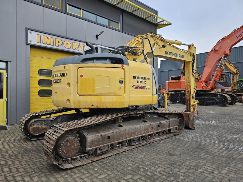 New Holland E235BSR-2 - Pelle sur chenille: photos 5 New Holland E235BSR-2 - Pelle sur chenille: photos 5