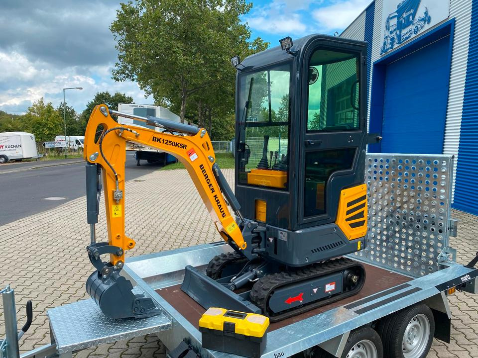 Minibagger BK1250KSR inkl. 2-Achs-Tieflader und Zubehörpaket Klein *INKL.19% MWST*SCHWENKARM*VERSTELLFAHRW*SOFORT!* - Mini pelle: photos 3 Minibagger BK1250KSR inkl. 2-Achs-Tieflader und Zubehörpaket Klein *INKL.19% MWST*SCHWENKARM*VERSTELLFAHRW*SOFORT!* - Mini pelle: photos 3