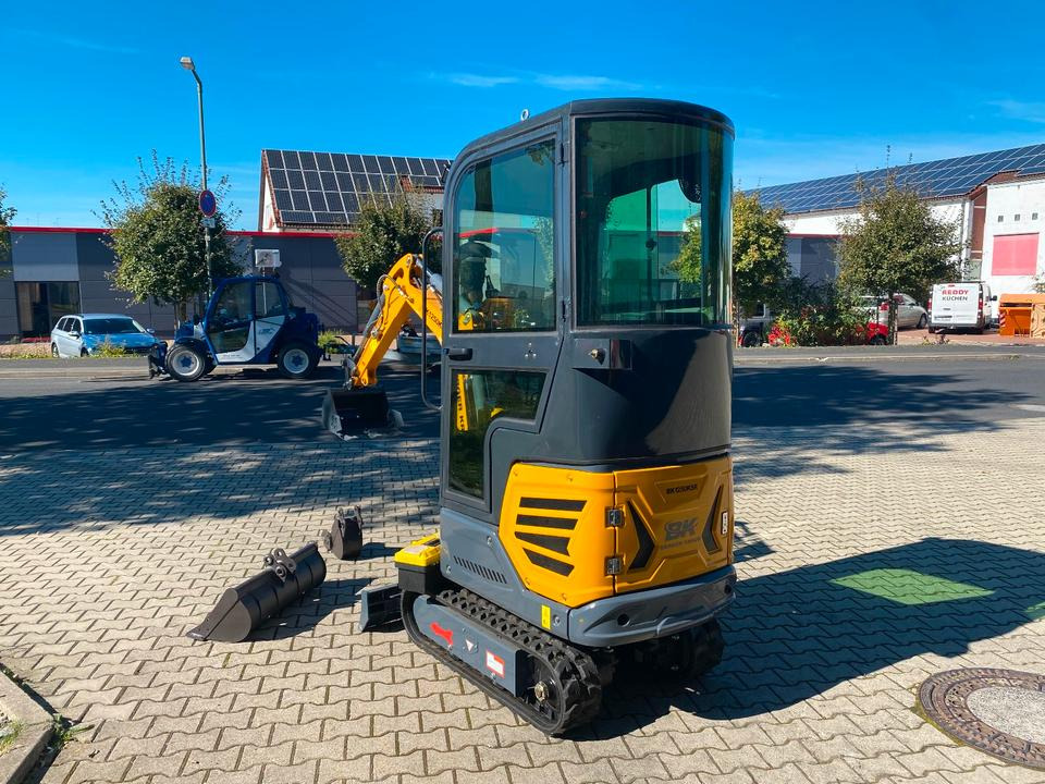 Minibagger BK1250KSR inkl. Schaufelpaket *INKL.19% MWST*KUBOTA*SCHWENKARM*VERSTELLFAHRW*SOFORT!* - Mini pelle: photos 4 Minibagger BK1250KSR inkl. Schaufelpaket *INKL.19% MWST*KUBOTA*SCHWENKARM*VERSTELLFAHRW*SOFORT!* - Mini pelle: photos 4