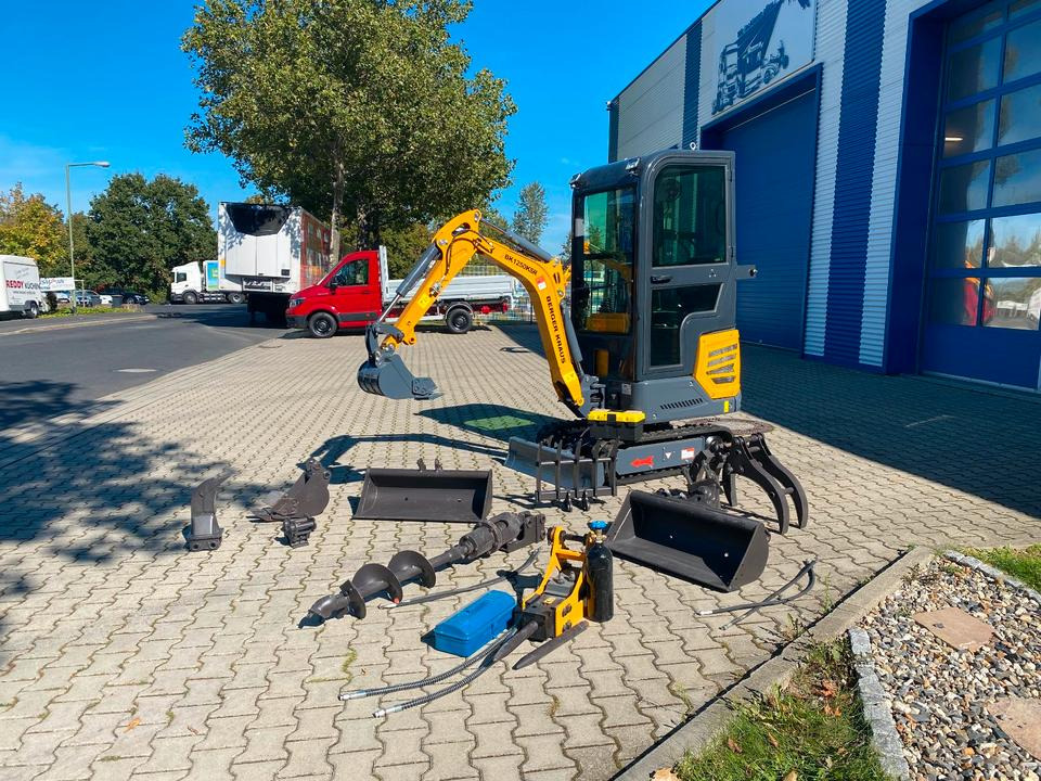 Minibagger BK1250KSR inkl. Zubehörpaket Groß *INKL.19% MWST*KUBOTA*SCHWENKARM*VERSTELLFAHRW*SOFORT!* - Mini pelle: photos 1 Minibagger BK1250KSR inkl. Zubehörpaket Groß *INKL.19% MWST*KUBOTA*SCHWENKARM*VERSTELLFAHRW*SOFORT!* - Mini pelle: photos 1