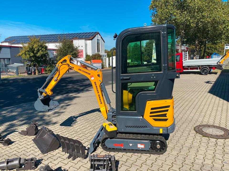 Minibagger BK1250KSR inkl. Zubehörpaket Groß *INKL.19% MWST*KUBOTA*SCHWENKARM*VERSTELLFAHRW*SOFORT!* - Mini pelle: photos 4 Minibagger BK1250KSR inkl. Zubehörpaket Groß *INKL.19% MWST*KUBOTA*SCHWENKARM*VERSTELLFAHRW*SOFORT!* - Mini pelle: photos 4