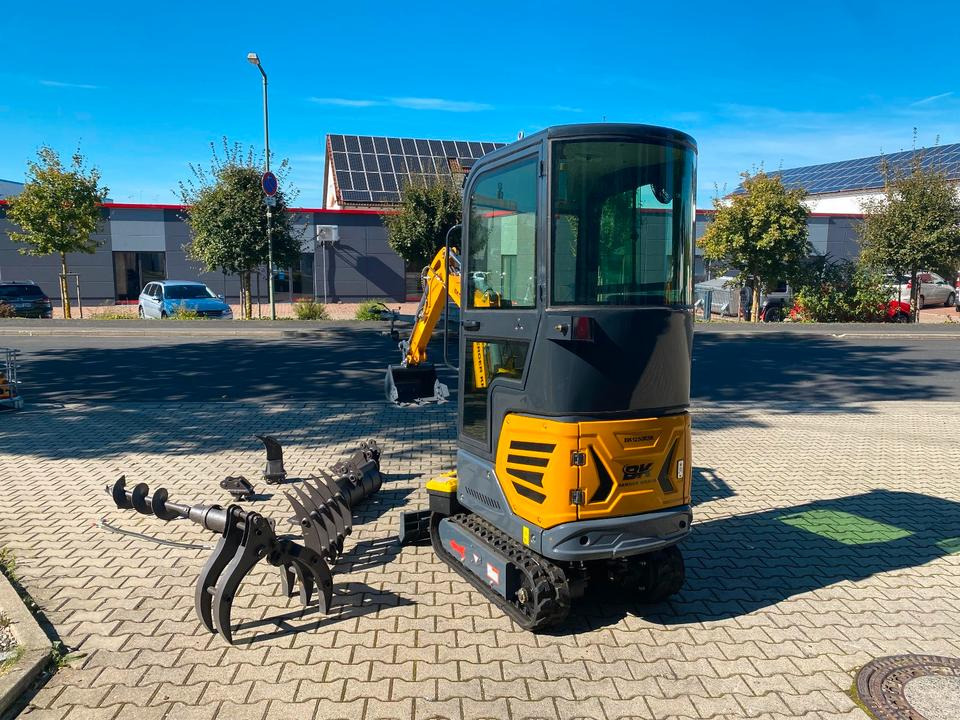 Minibagger BK1250KSR inkl. Zubehörpaket Klein *INKL.19% MWST*KUBOTA*SCHWENKARM*VERSTELLFAHRW*SOFORT!* - Mini pelle: photos 4 Minibagger BK1250KSR inkl. Zubehörpaket Klein *INKL.19% MWST*KUBOTA*SCHWENKARM*VERSTELLFAHRW*SOFORT!* - Mini pelle: photos 4