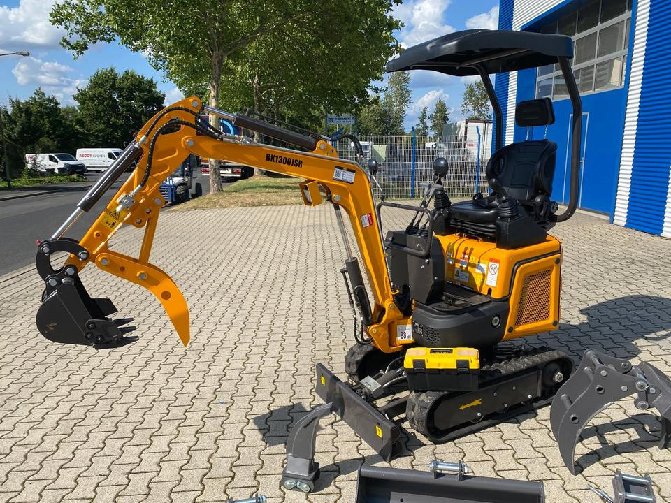 Minibagger BK1300JSR inkl. kleinem Zubehörpaket *INKL.19% MWST*BERGER KRAUS* VERSTELLFAHRWERK*KUBOTA*SOFORT!* - Mini pelle: photos 3 Minibagger BK1300JSR inkl. kleinem Zubehörpaket *INKL.19% MWST*BERGER KRAUS* VERSTELLFAHRWERK*KUBOTA*SOFORT!* - Mini pelle: photos 3