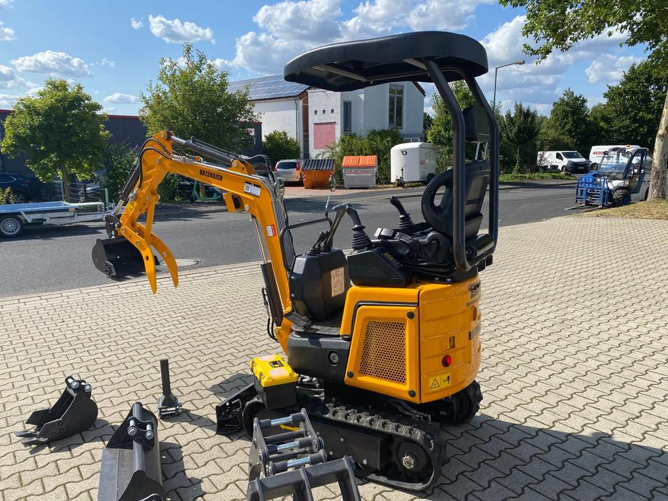 Minibagger BK1300JSR inkl. kleinem Zubehörpaket *INKL.19% MWST*BERGER KRAUS* VERSTELLFAHRWERK*KUBOTA*SOFORT!* - Mini pelle: photos 4 Minibagger BK1300JSR inkl. kleinem Zubehörpaket *INKL.19% MWST*BERGER KRAUS* VERSTELLFAHRWERK*KUBOTA*SOFORT!* - Mini pelle: photos 4