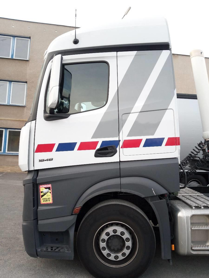 Mercedes-Benz Actros 1848 4x2 BigSpace PTO compressor - Tracteur routier: photos 4 Mercedes-Benz Actros 1848 4x2 BigSpace PTO compressor - Tracteur routier: photos 4