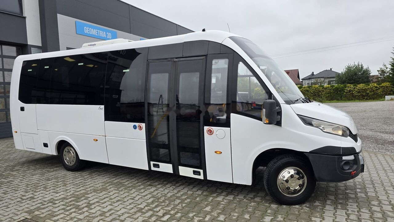 IVECO FIRST - AIRCO + WEBASTO + 29 PLACE - EURO VI - Bus urbain: photos 2 IVECO FIRST - AIRCO + WEBASTO + 29 PLACE - EURO VI - Bus urbain: photos 2