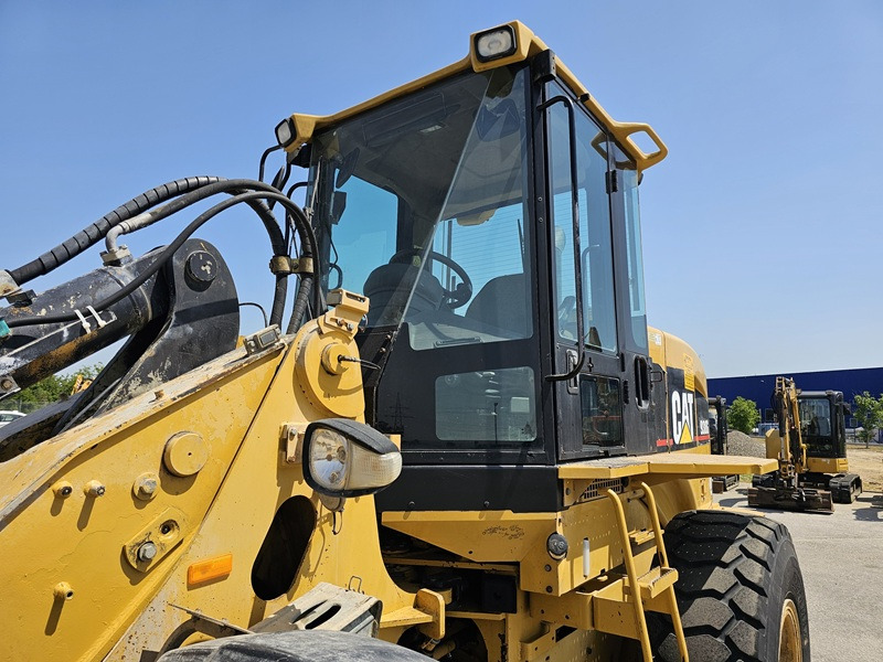 Chargeuse sur pneus CATERPILLAR 930G: photos 8