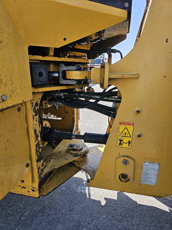 Chargeuse sur pneus CATERPILLAR 930G: photos 14