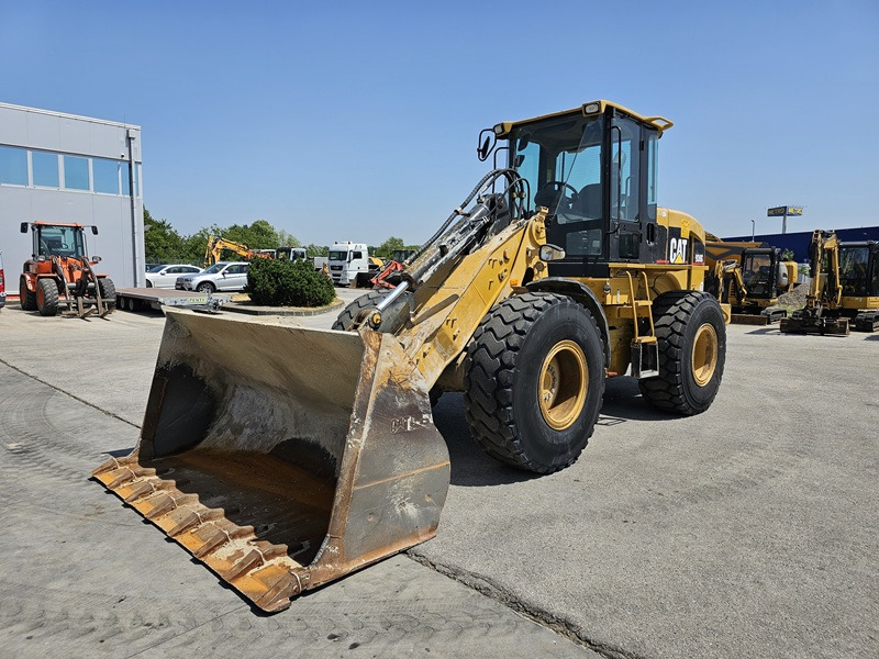 CATERPILLAR 930G - Chargeuse sur pneus: photos 1 CATERPILLAR 930G - Chargeuse sur pneus: photos 1