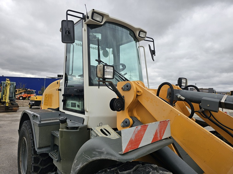 Chargeuse sur pneus LIEBHERR L514: photos 8 Chargeuse sur pneus LIEBHERR L514: photos 8