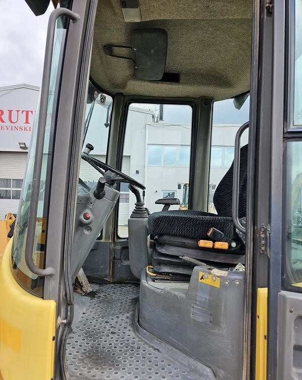 Chargeuse Volvo L30B: photos 7