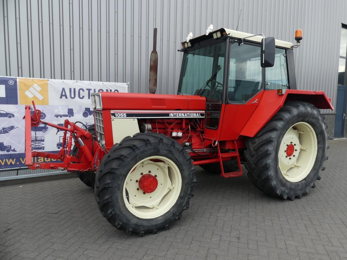 International 1055A - Tracteur agricole: photos 3 International 1055A - Tracteur agricole: photos 3